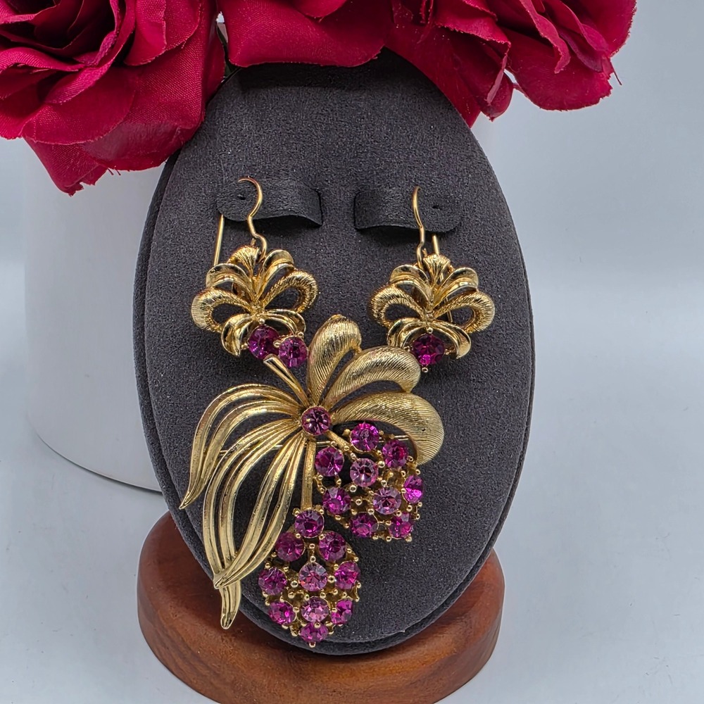 Vintage Lisner Gold Tone Fuchsia Pink Rhinestone Floral Brooch and Earring Set